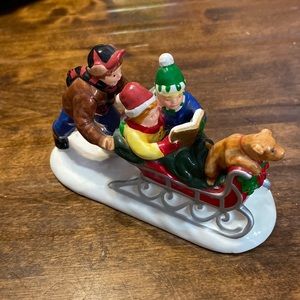 Dept 56 Caroling Under the Tree SV Accessory